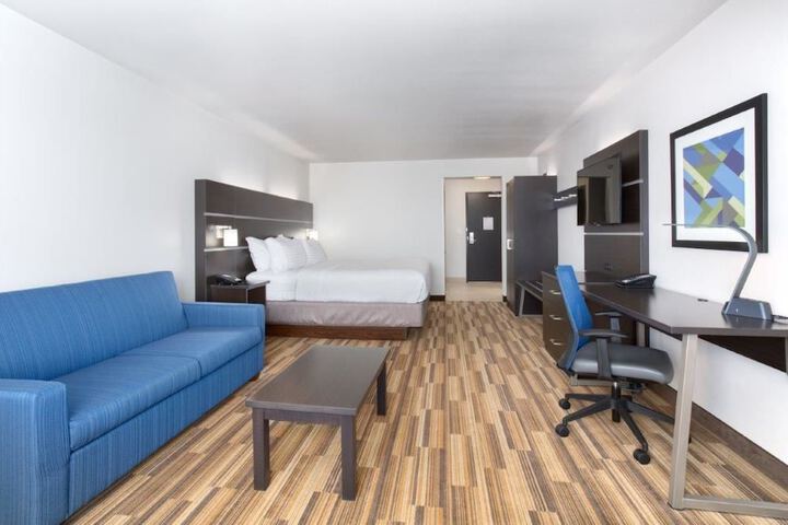 Holiday Inn Express & Suites Rapid City - Rushmore South by IHG