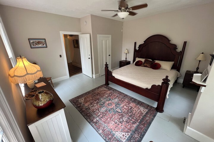 Room 52 of 85