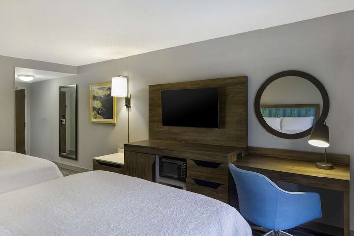 Room 11 of 33