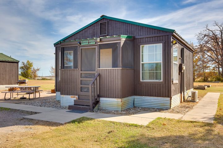 On-site Fishing Pier: Pet-friendly Kerens Cabin!