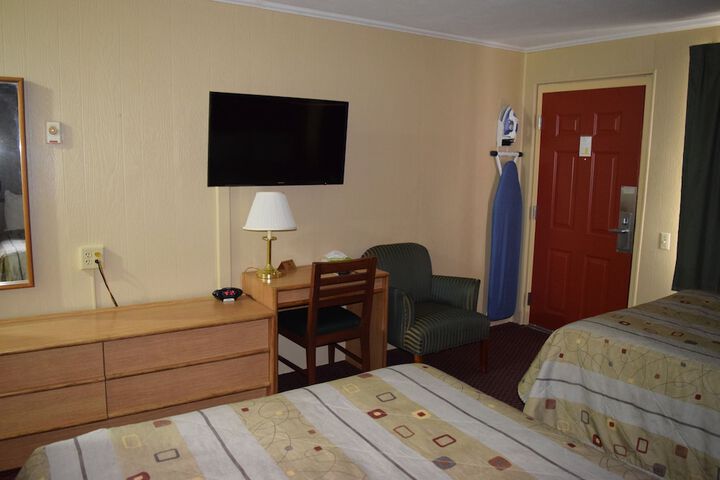 Room 13 of 19