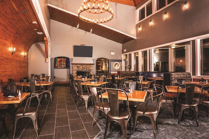 Dining 93 of 109