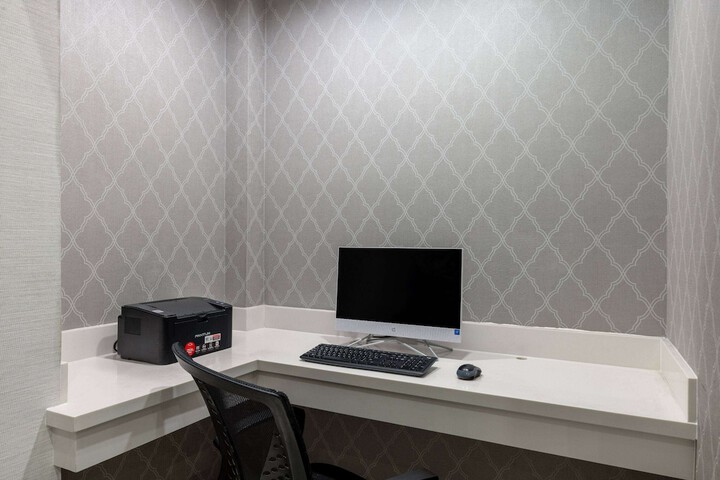 Business Center 36 of 37