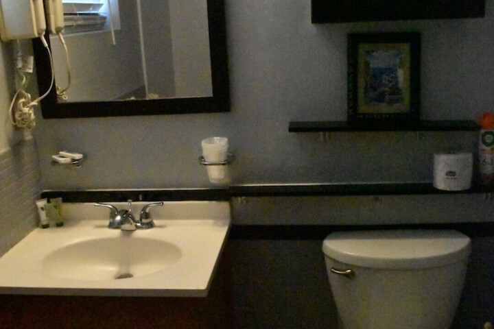 Room 73 of 118