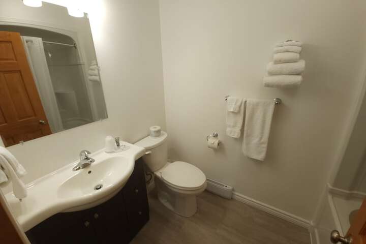 Room 8 of 9