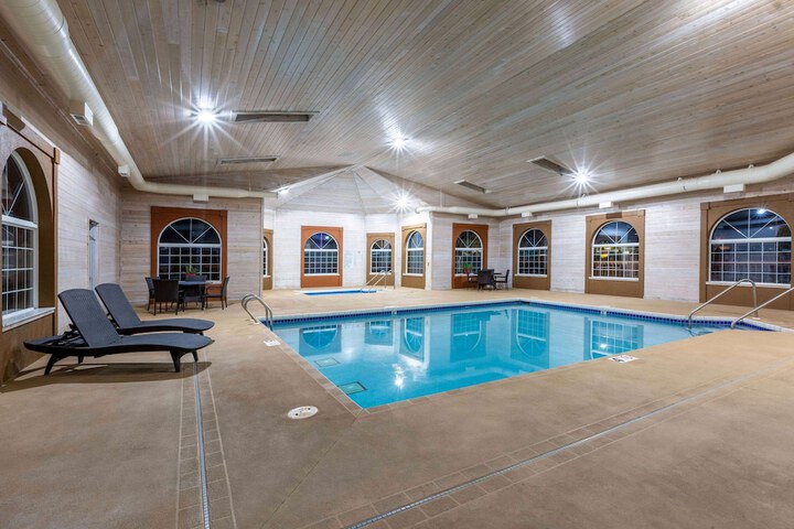 AmericInn by Wyndham Jefferson