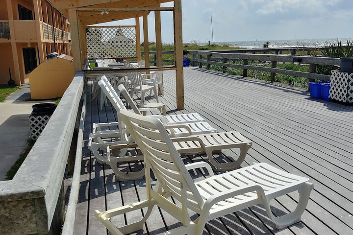 Sundeck 68 of 73