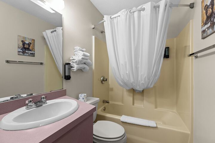 Nisswa Hotel and Suites