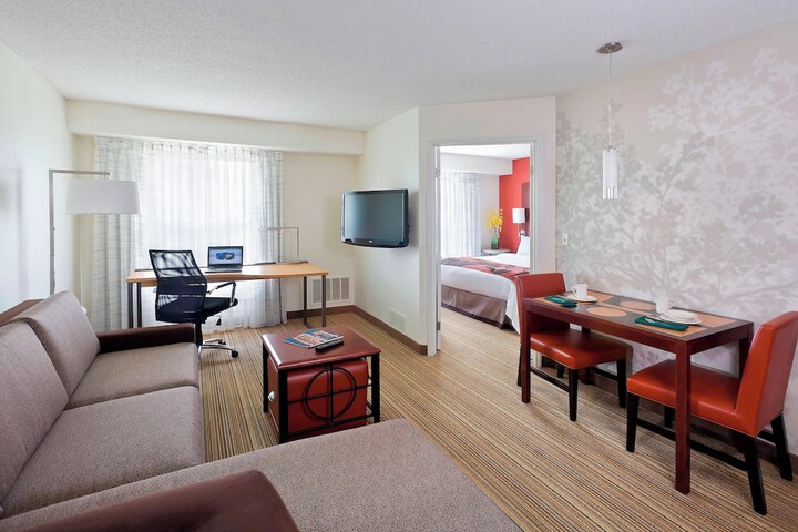 Room 12 of 18